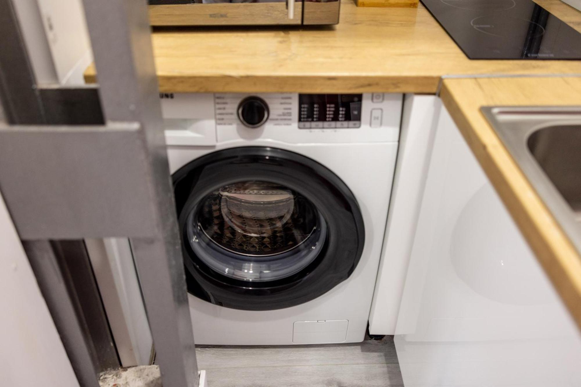 Los Apartamentos Jacinto Benavente Centro Madrid Eksteriør bilde