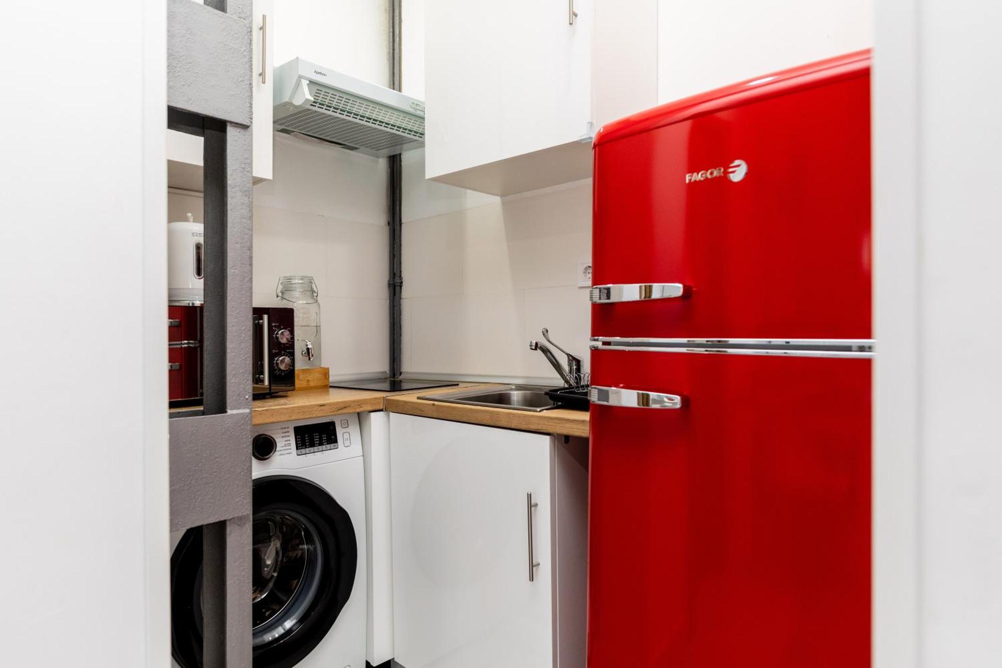 Los Apartamentos Jacinto Benavente Centro Madrid Eksteriør bilde