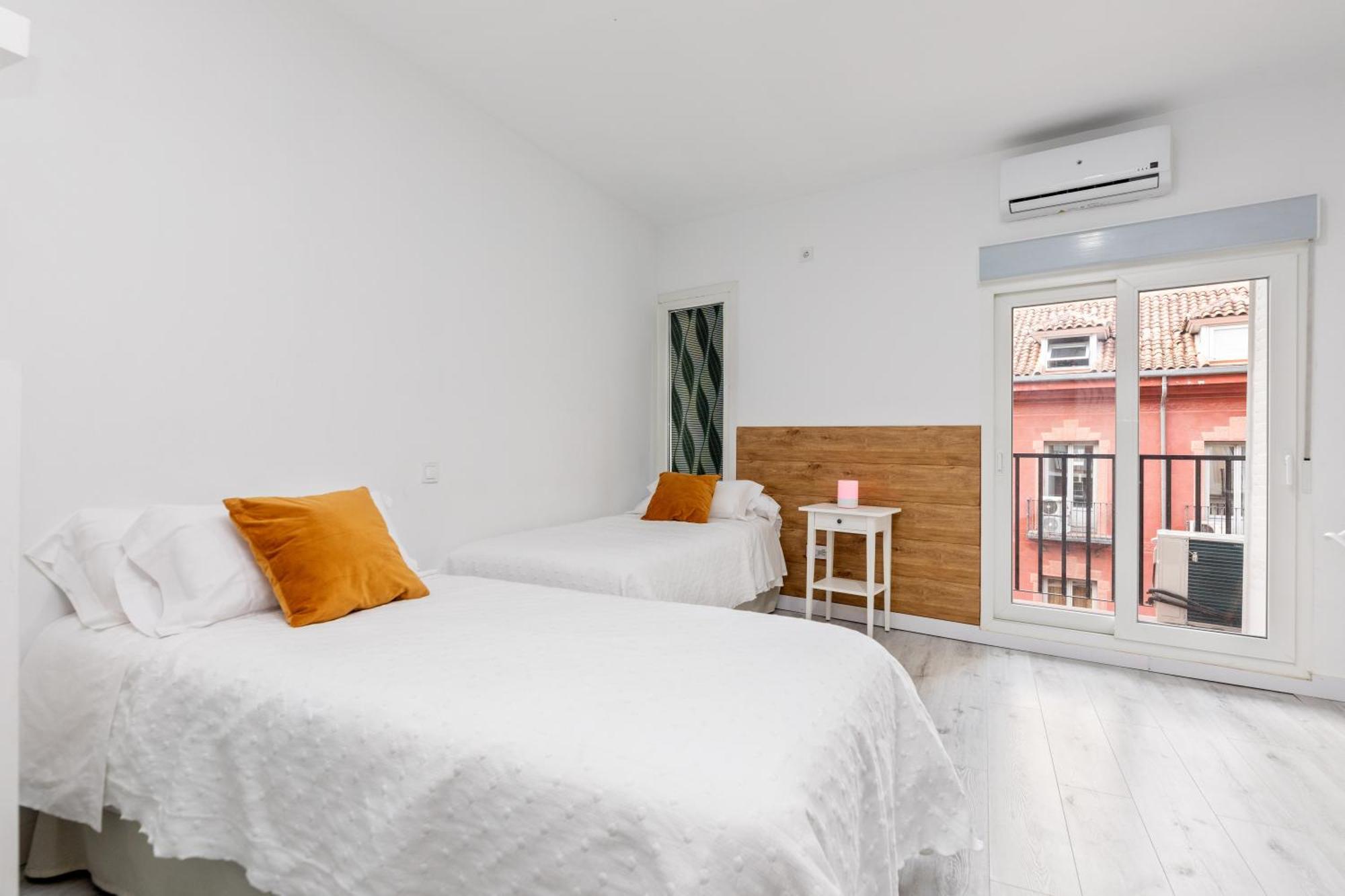 Los Apartamentos Jacinto Benavente Centro Madrid Eksteriør bilde